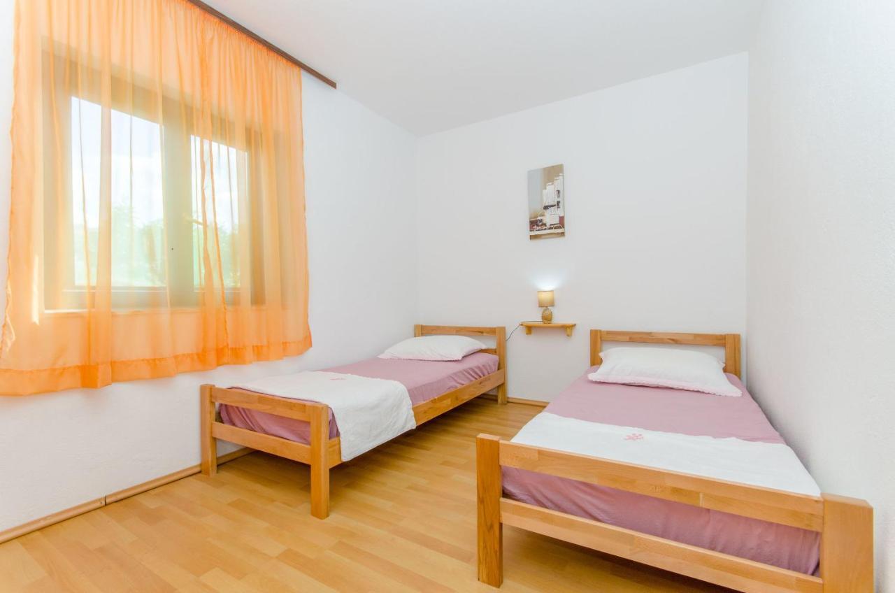 Apartment Vitaic Supetar Eksteriør billede